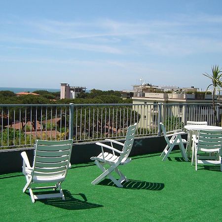 מרינה די פיאטרסנטה Hotel Mediterraneo מראה חיצוני תמונה