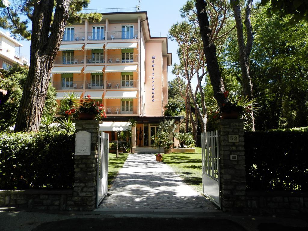 מרינה די פיאטרסנטה Hotel Mediterraneo מראה חיצוני תמונה