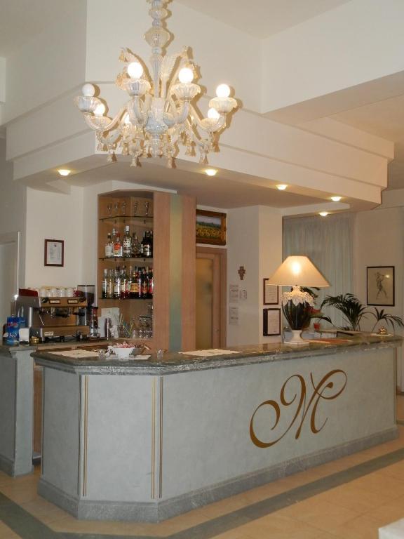 מרינה די פיאטרסנטה Hotel Mediterraneo מראה חיצוני תמונה