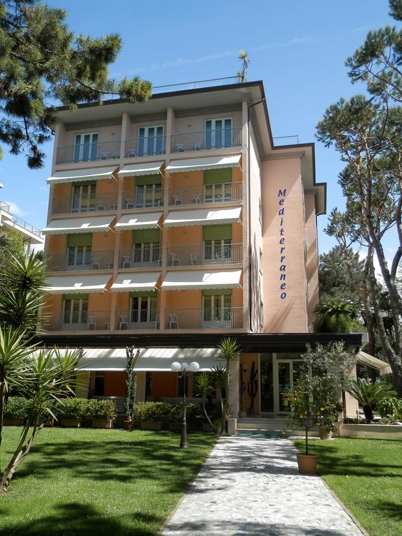 מרינה די פיאטרסנטה Hotel Mediterraneo מראה חיצוני תמונה