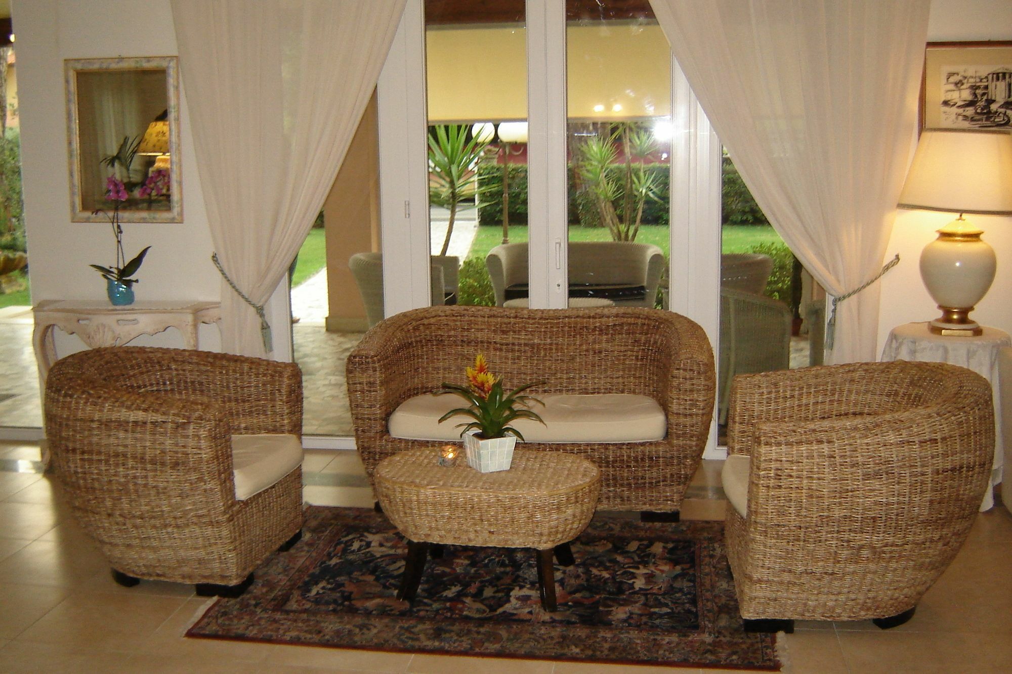 מרינה די פיאטרסנטה Hotel Mediterraneo מראה חיצוני תמונה
